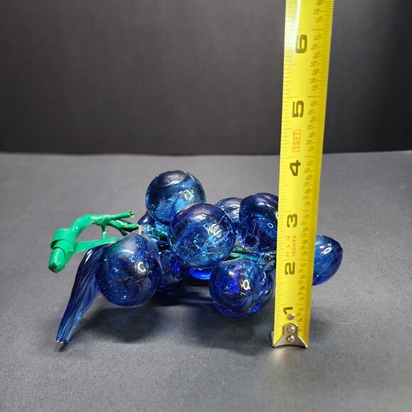 Vintage Handblown Art Glass Grapes Berries Cluster Cobalt Blue with Leaf - Picture 6 of 6